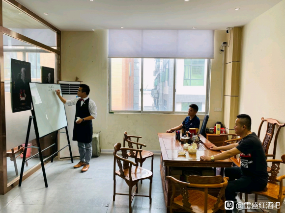 深夜视频在线免费紅酒廣州白雲品酒室歡迎大家(圖5) 深夜视频在线免费紅酒廣州白雲品酒室歡迎大家(圖5)